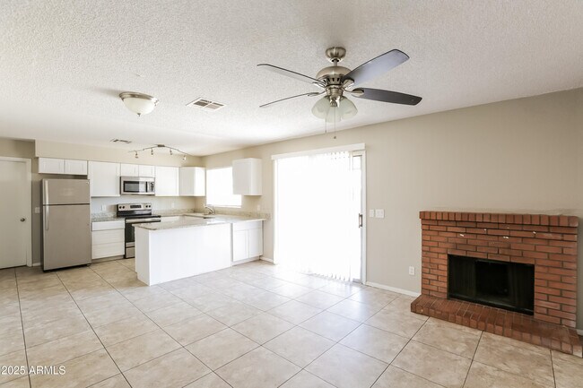 Building Photo - 503 W El Prado Rd