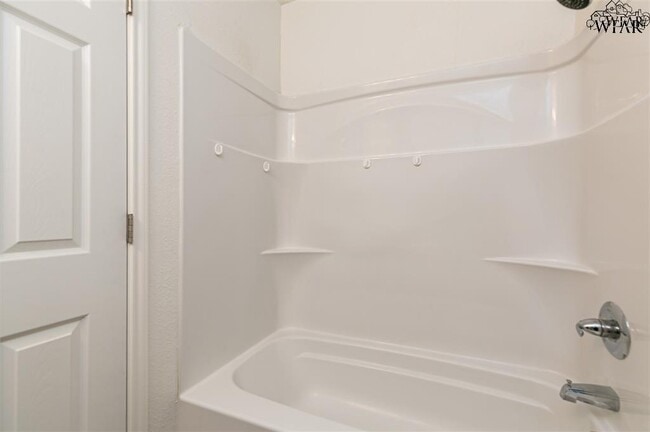 Building Photo - 1703 6th St