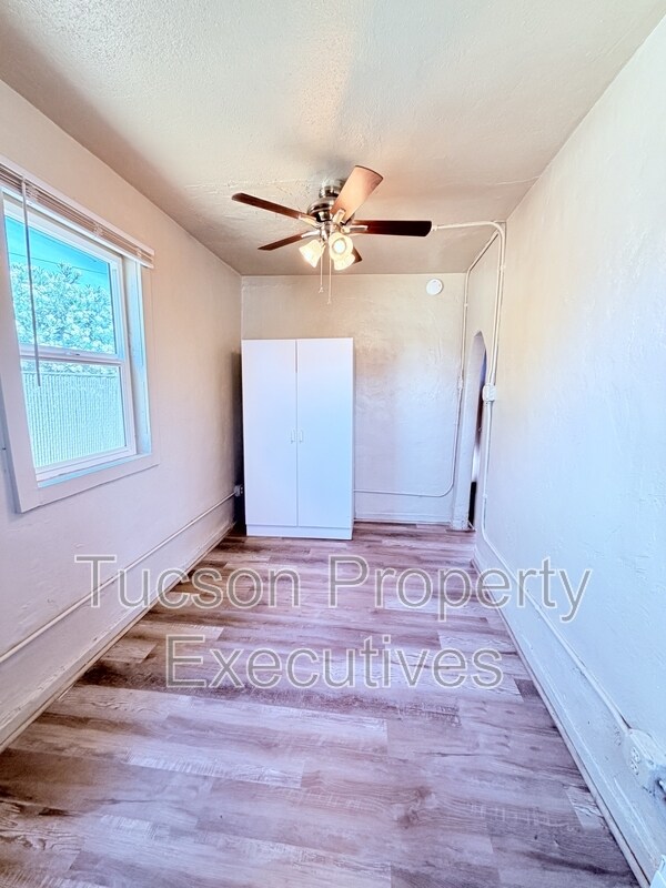 Building Photo - 234 E 32nd St