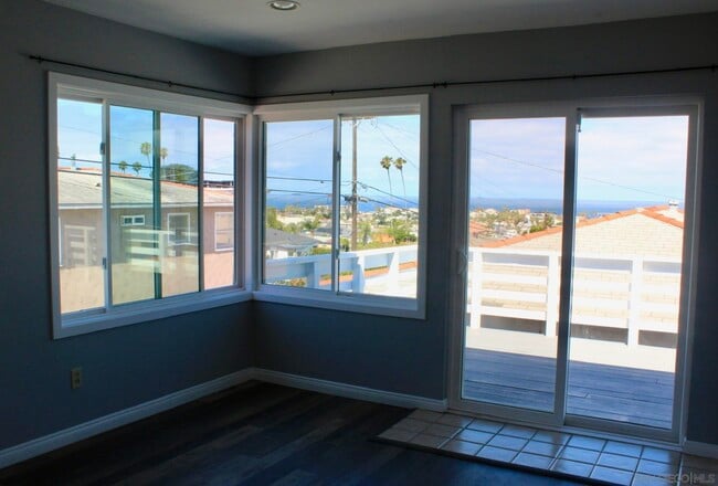 Building Photo - 4551 Santa Monica Ave