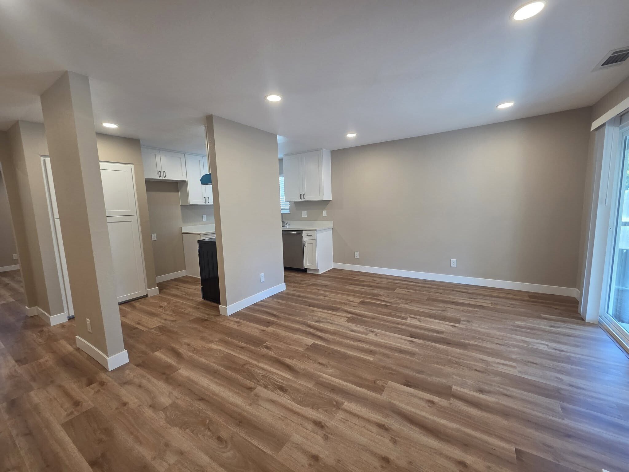 Building Photo - 1337 Cottonwood Dr