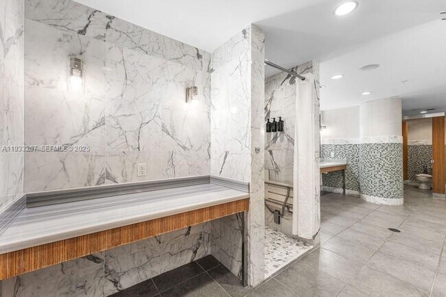 Building Photo - 253 NE 2nd St