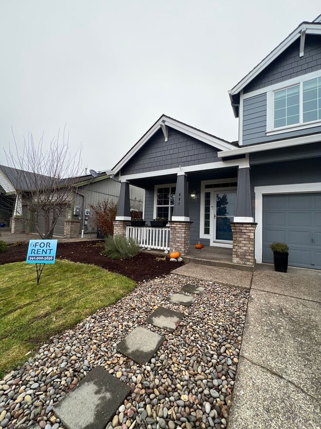 Building Photo - 3-Bedroom 3-Bathroom house across from Candlelight Park