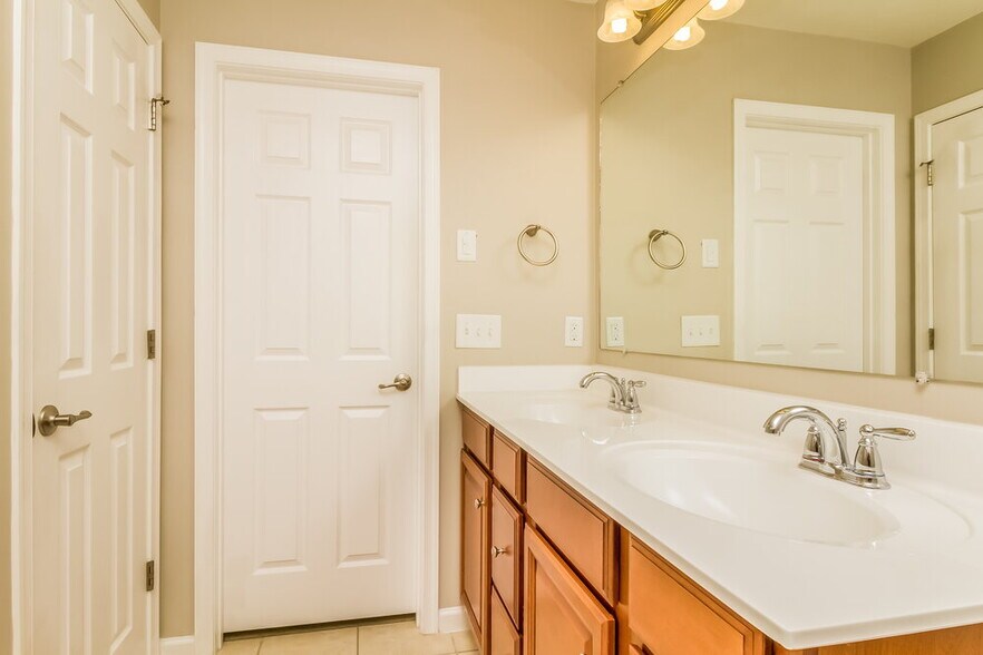 Building Photo - 3013 Haviland Way