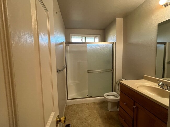 Building Photo - 515 Ash St