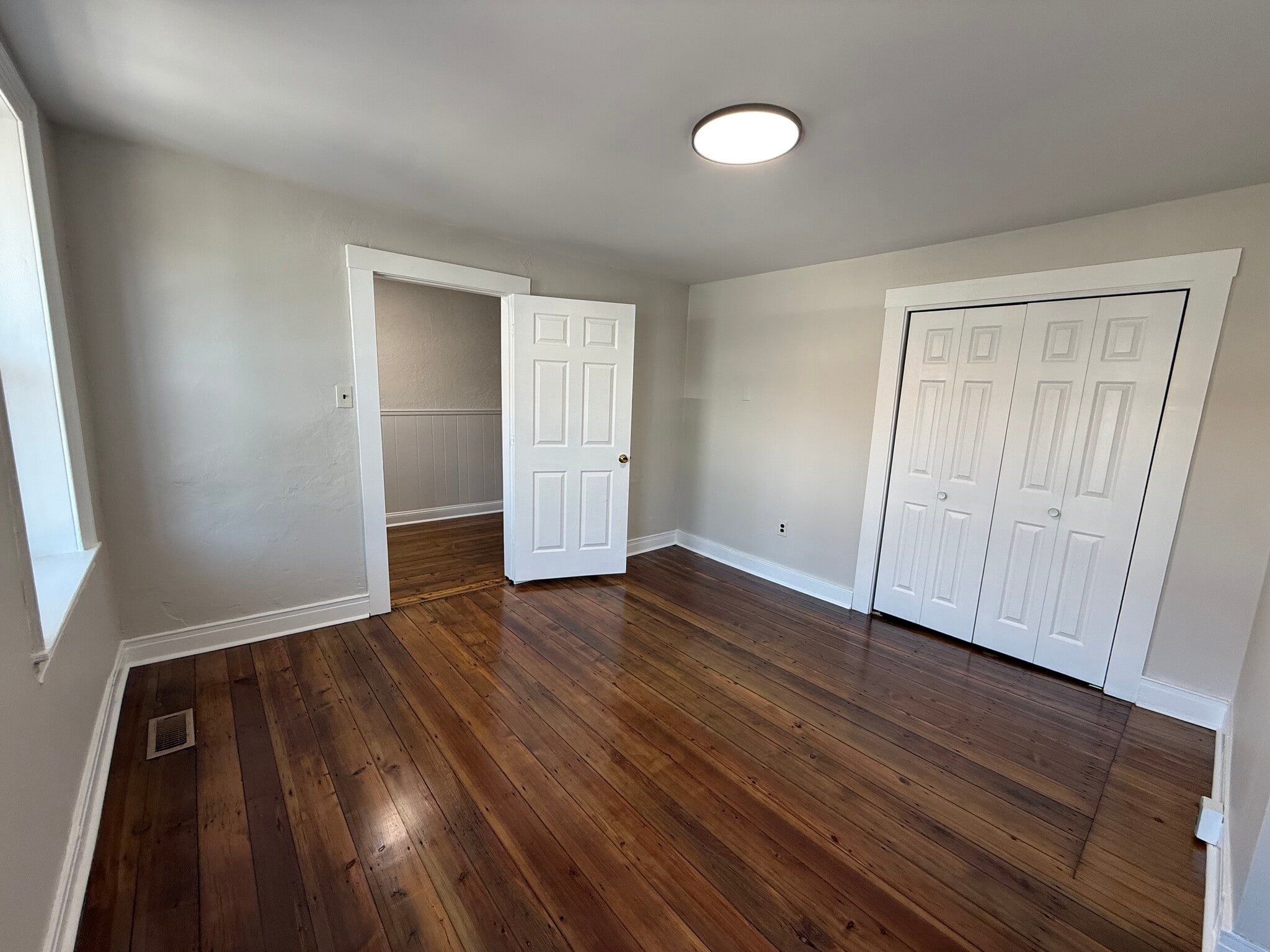 Bedroom - 13 N Main St