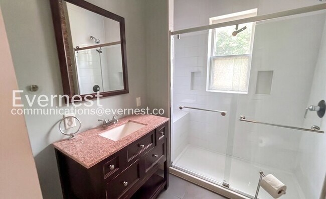Building Photo - Spacious 4 Bed, 2 Bath Home with Fenced Yard and Stainless Steel Appliances | Pet Friendly | Avai...