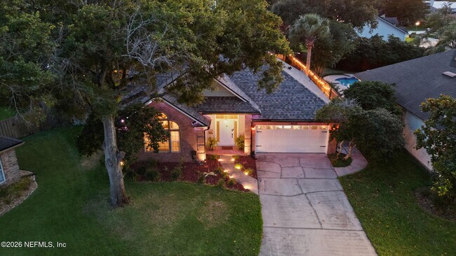 Building Photo - 9370 Jaybird Cir E