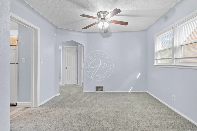 Building Photo - Rare 3-bedroom main-level duplex now available! .