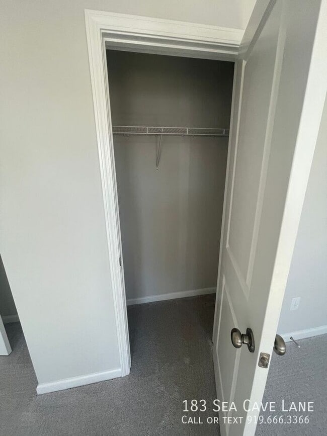 Building Photo - 183 Sea Cave Ln