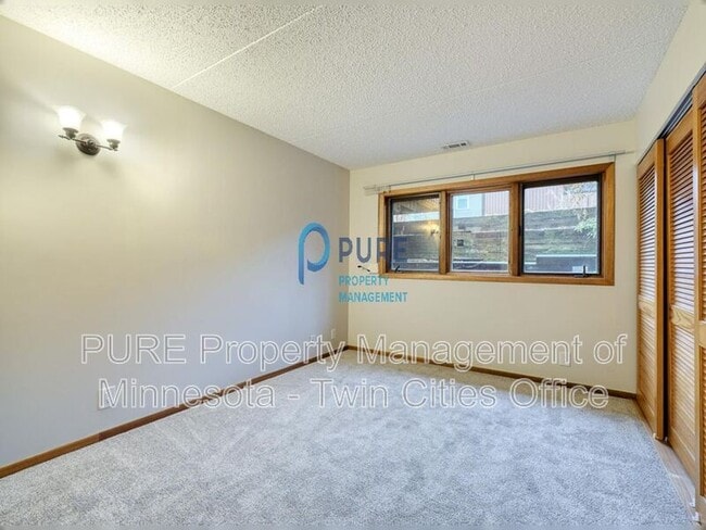 Building Photo - 2421 S 9th St