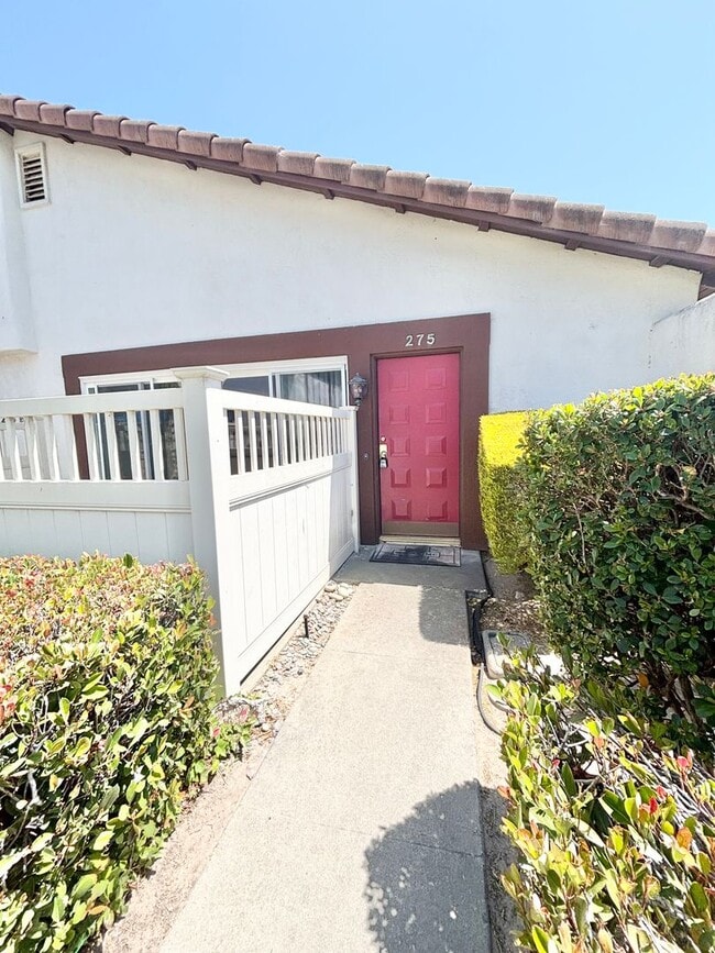 Primary Photo - Beautiful Condo in the Village!