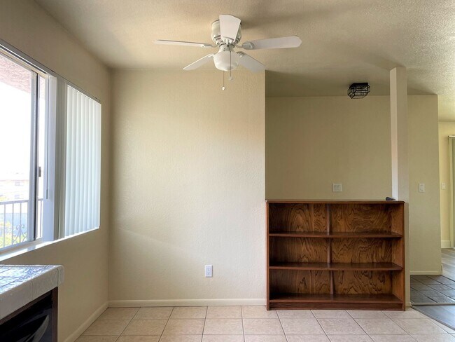 Building Photo - Open and Spacious 2 Bedroom, 1 Bathroom Apartment in San Pedro