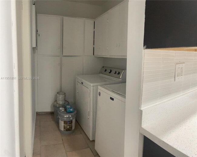 Building Photo - 9810 SW 165th Terrace