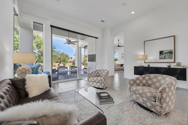 Building Photo - 267 Loch Lomond Rd