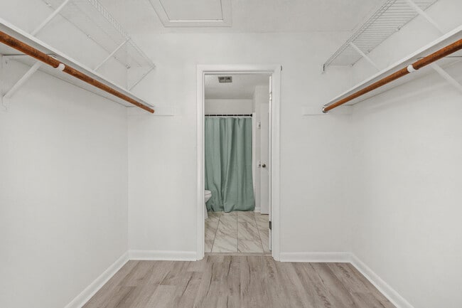 Building Photo - 337 Woodham Ct