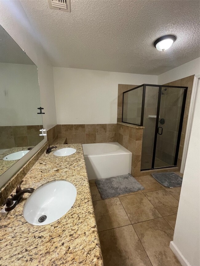 Building Photo - 11014 Landsbury Cir