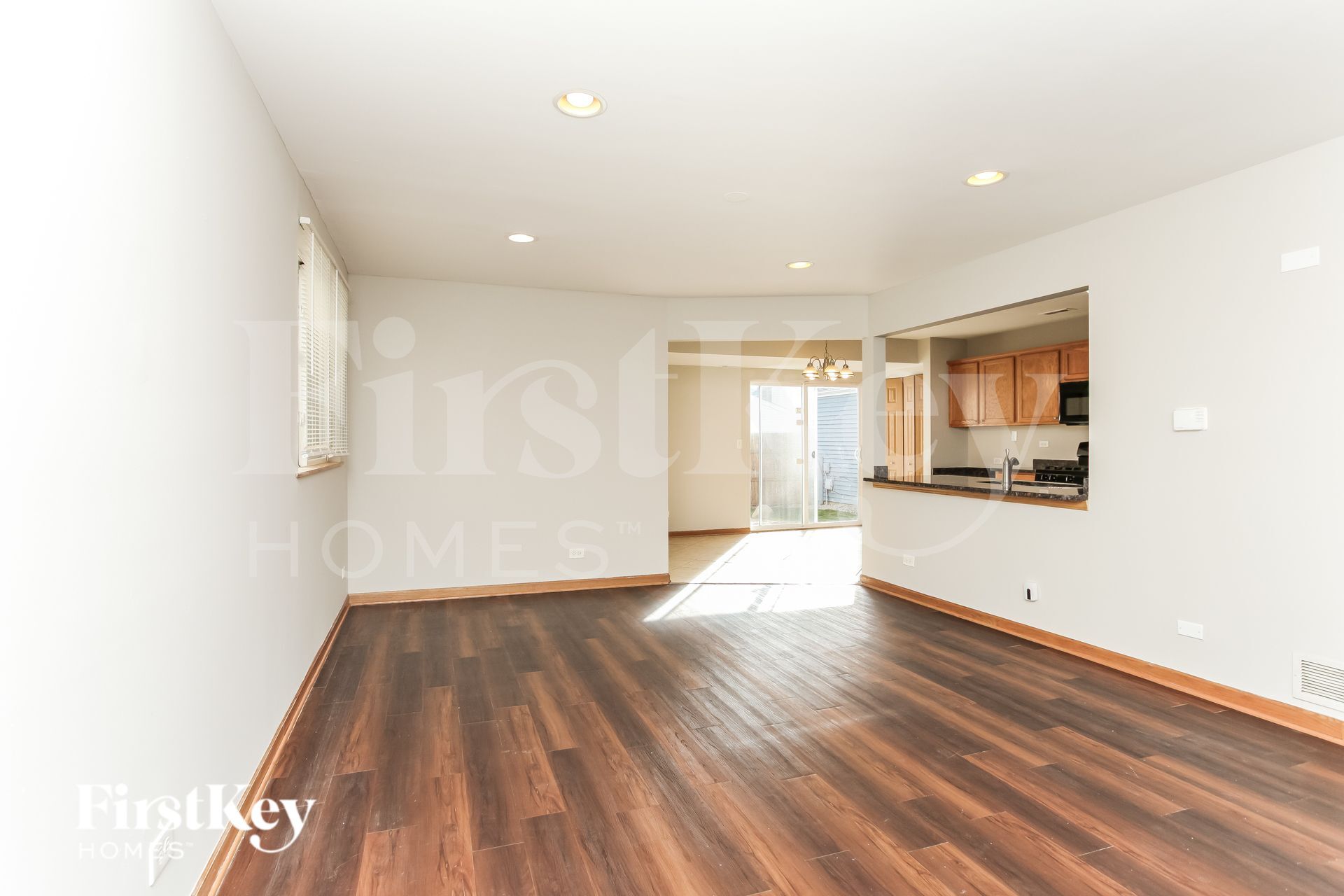 Building Photo - 932 Symphony Dr