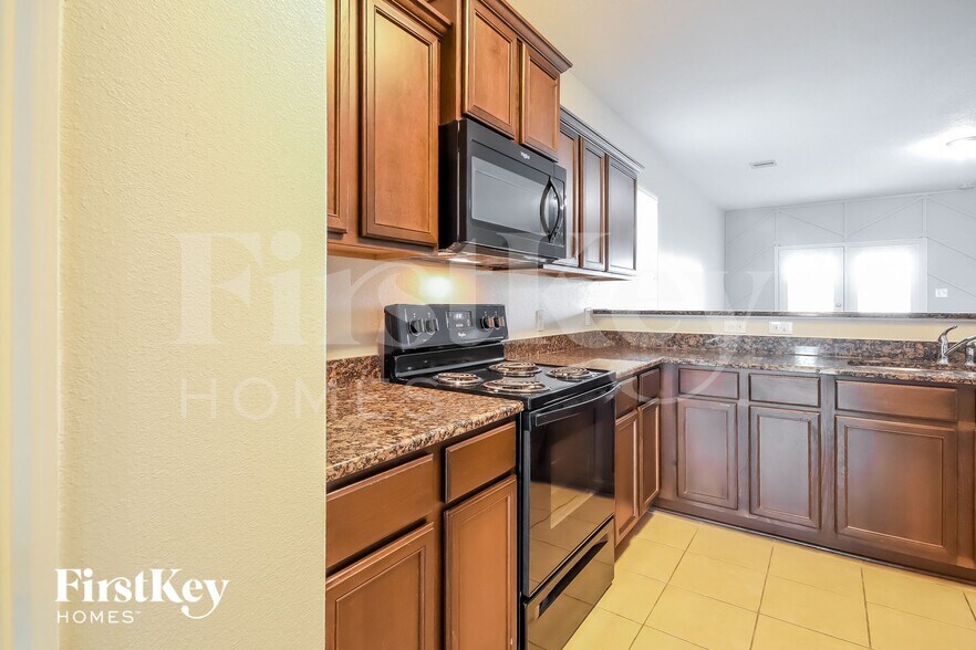 Building Photo - 20802 Echo Manor Dr