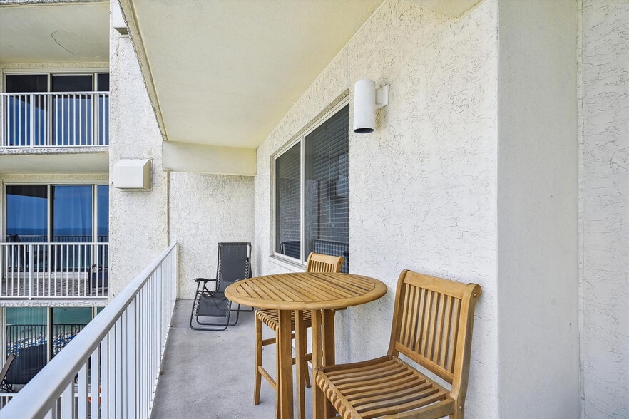 Building Photo - 104 Gulfside Ct