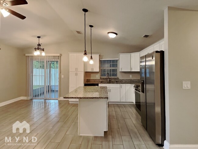 Building Photo - 1339 Primrose Ct