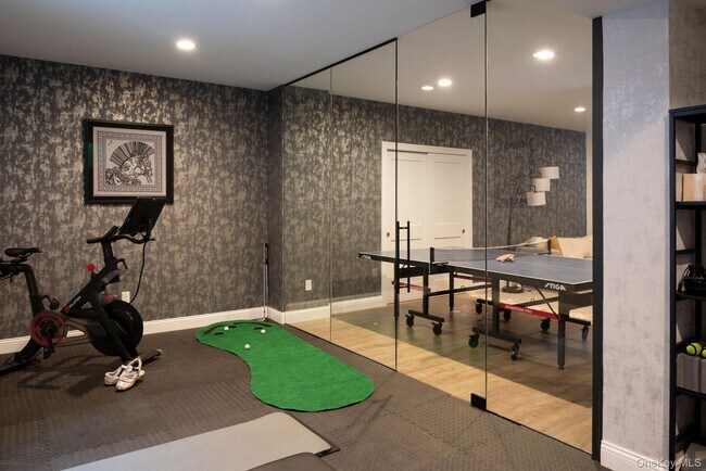 Building Photo - 46 Will Tremper Dr