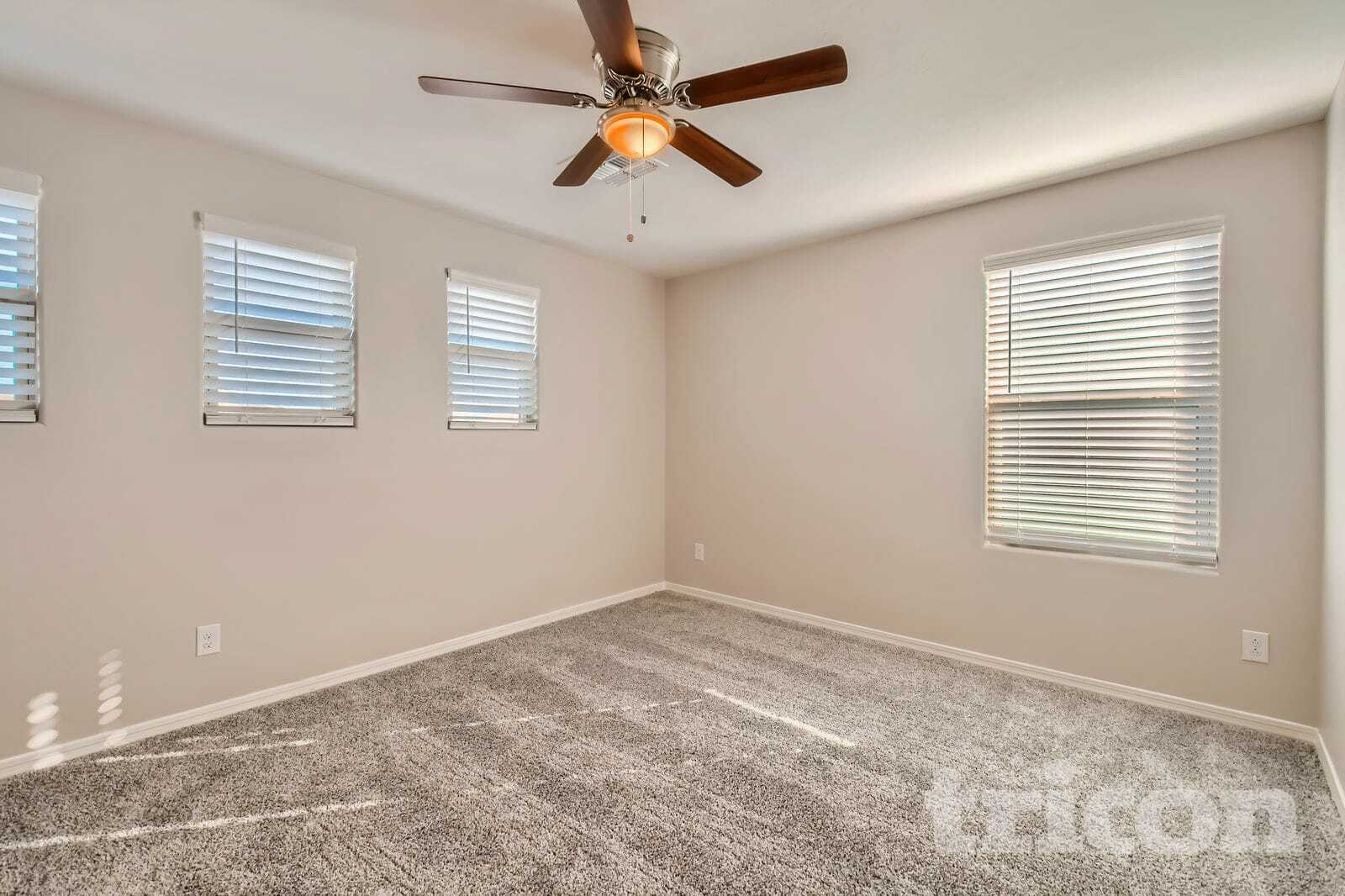 Building Photo - 227 W Watson Ct