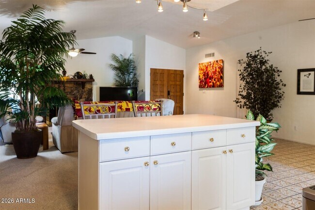 Building Photo - 411 E Marny Rd