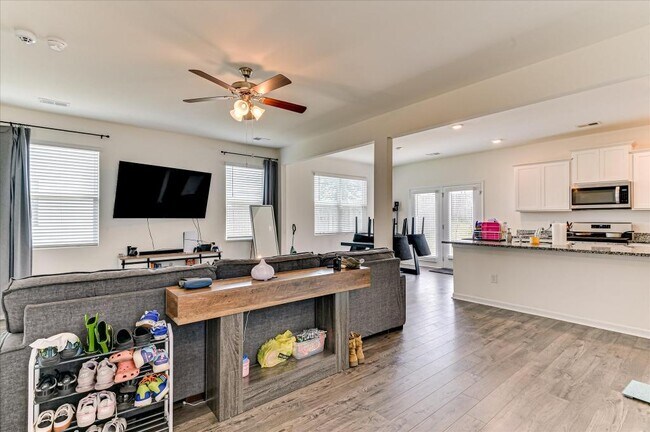 Building Photo - 2101 Saltwater Bnd