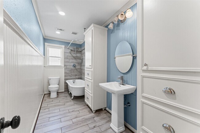 Building Photo - 3202 Greenham Ct