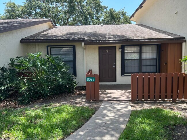 Building Photo - 8093 SE Villa Cir