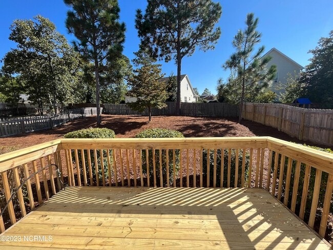 Building Photo - 117 Lightwater Dr