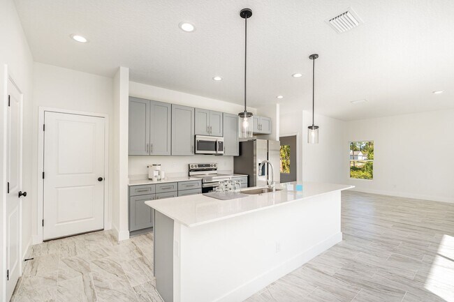 Building Photo - BRAND NEW! 4/2 PALM BAY!