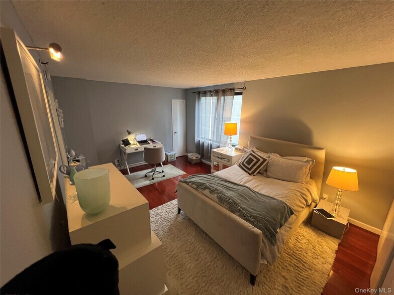 Building Photo - 10 Cottage Pl