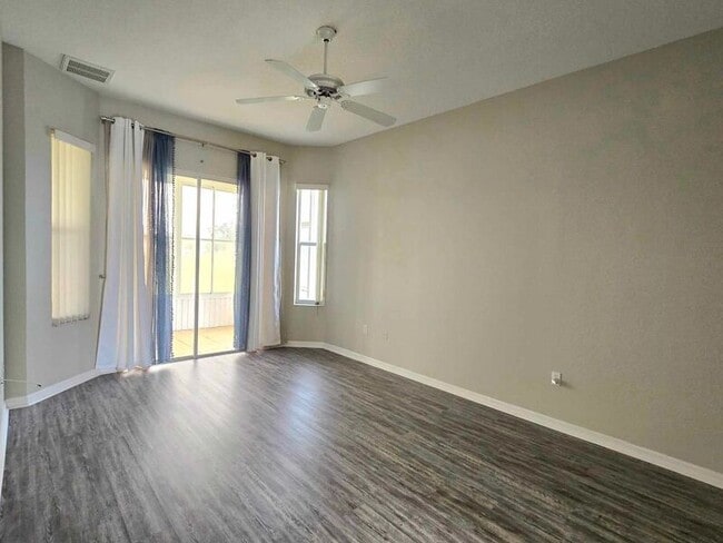 Building Photo - 7047 Hazeltine Cir