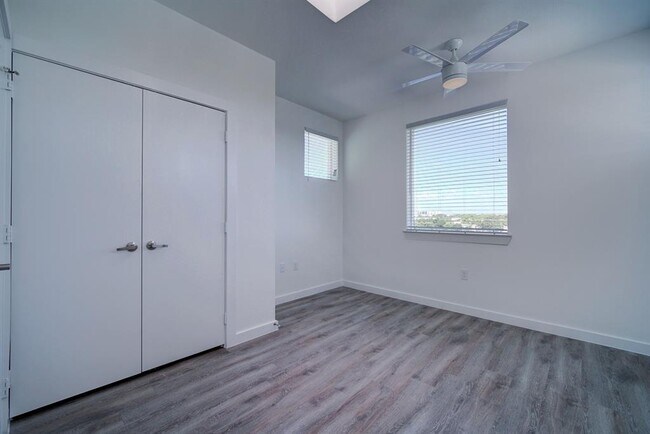 Building Photo - 13130 Pond Springs Rd