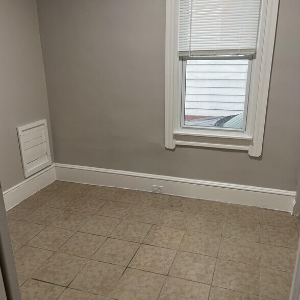 Building Photo - 3410 W 46th St