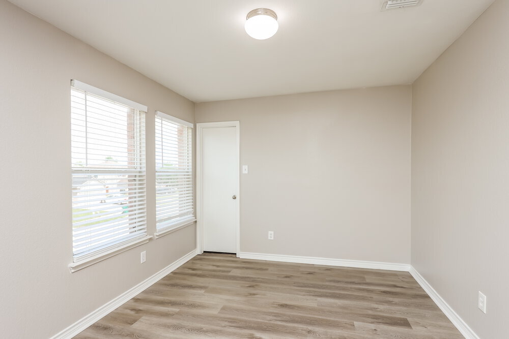 Building Photo - 1330 Flagstone St