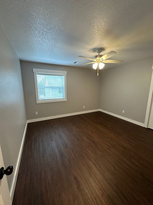 Building Photo - 1670 Westwind Cir