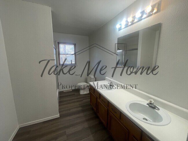 Building Photo - IDEAL LOCATION! 3-Bed, 2-Bath Home with 2-Car Garage in Kickapoo School District!