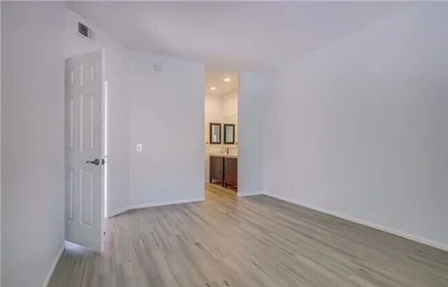 Building Photo - Charming Two Bedroom Condo in Laguna Niguel