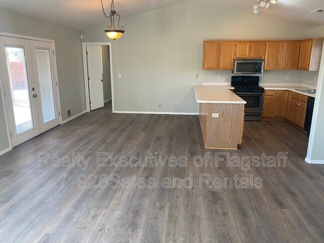 Building Photo - 7454 Patriot Dr