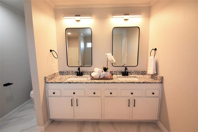 Building Photo - 9328 Warren Dr