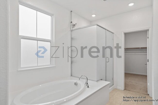 Building Photo - 1339 Sauvignon St