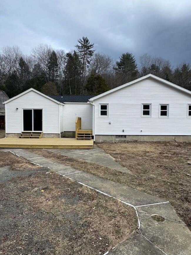 Building Photo - 16 Knightville Dam Road