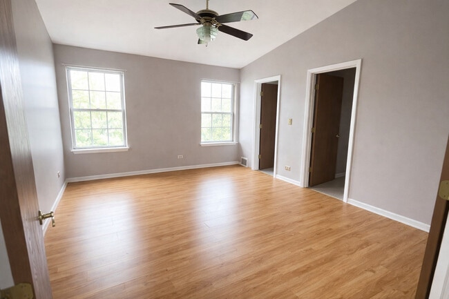 Building Photo - 219 Green Knoll Ln