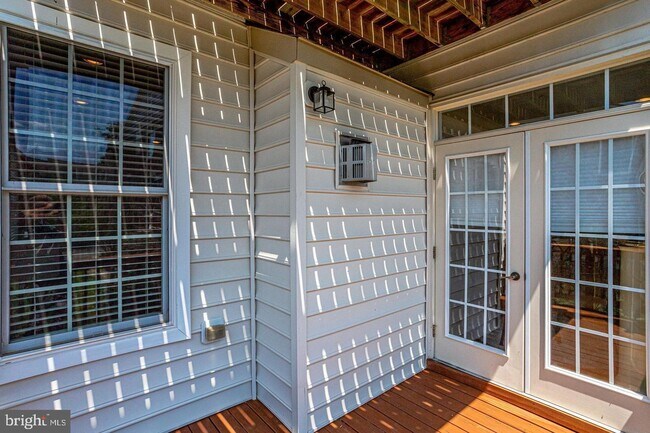 Building Photo - 47571 Royal Burnham Terrace