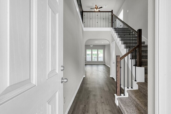 Building Photo - 2237 Raider Dr