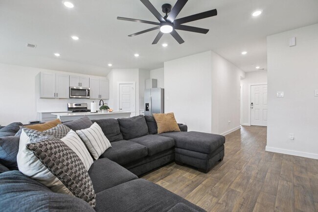 Building Photo - 109 Netherland St