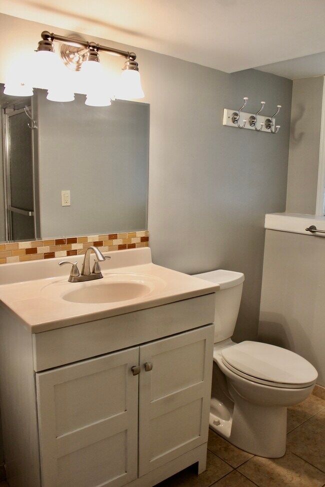 Building Photo - 2510 Ravinia Ln